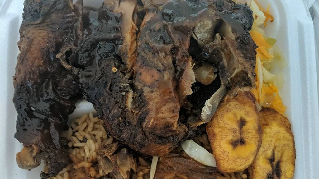 Golden Krust Caribben Bakery & Grill | restaurant | 3010 54th Ave S, St. Petersburg, FL 33712, USA | 7278660602 OR +1 727-866-0602