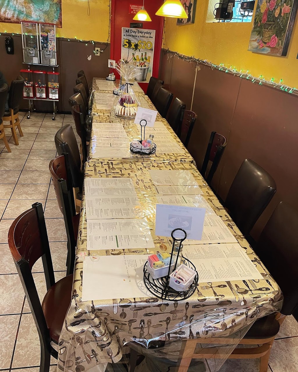 La Barquita Restaurant | restaurant | 2334 E McDowell Rd, Phoenix, AZ 85006, USA | 6022755994 OR +1 602-275-5994