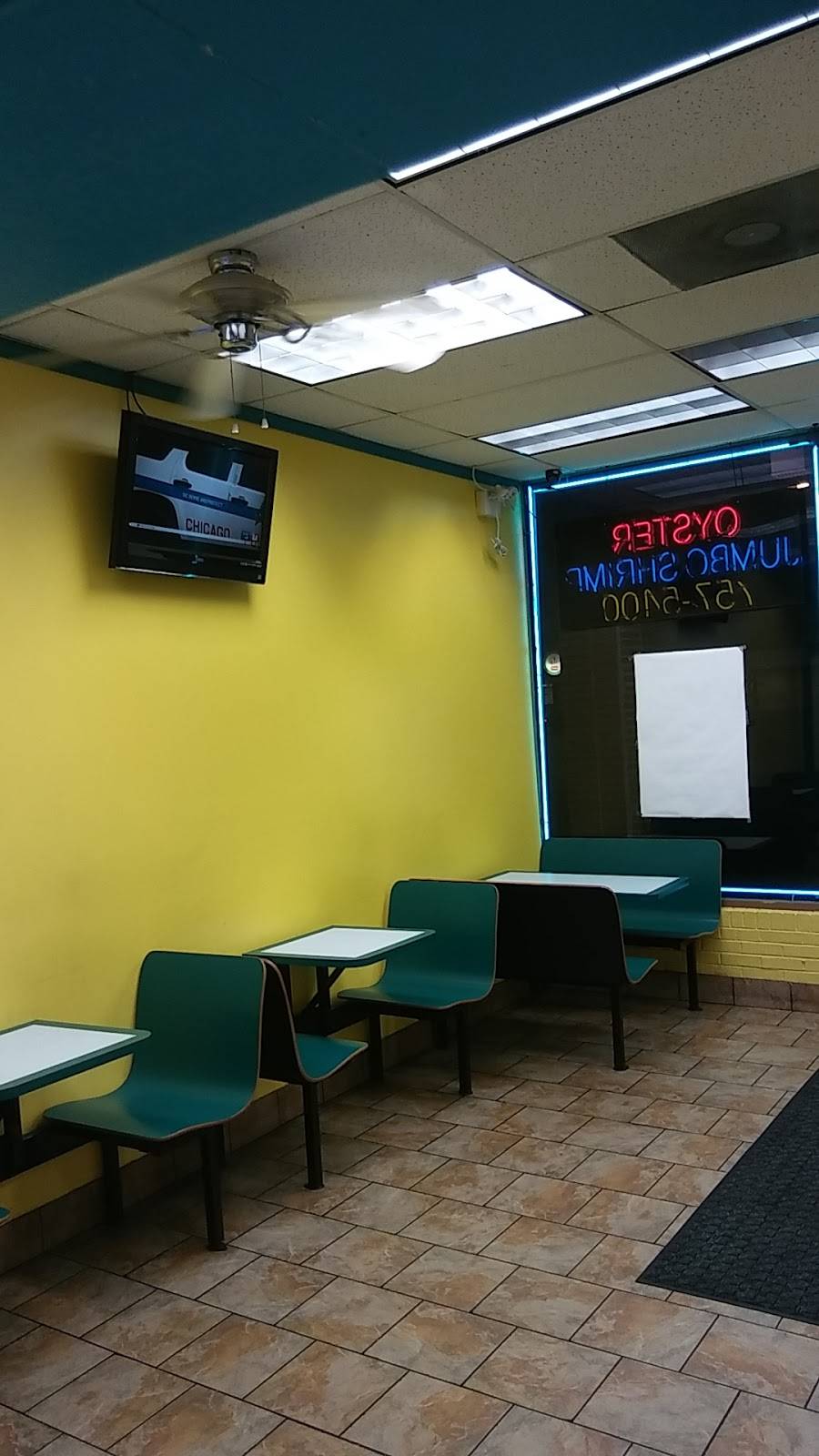 Sharks Fish & Chicken | restaurant | 16 E Sauk Trail, Sauk Village, IL 60411, USA | 7087575400 OR +1 708-757-5400