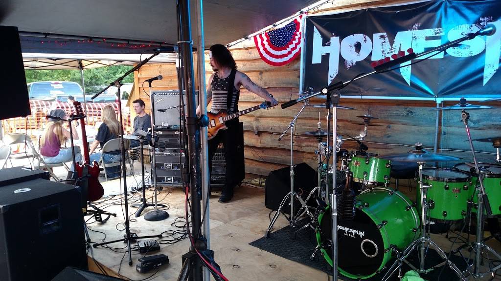 THE MULLIKEN ROADHOUSE | restaurant | 70 W Grand Ledge Hwy, Mulliken, MI 48861, USA | 5179486008 OR +1 517-948-6008