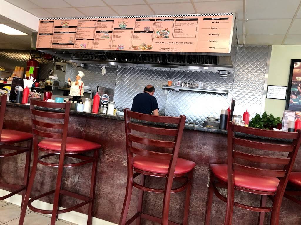 Melrose Diner | restaurant | 44 W Wyoming Ave, Melrose, MA 02176, USA | 7816625637 OR +1 781-662-5637