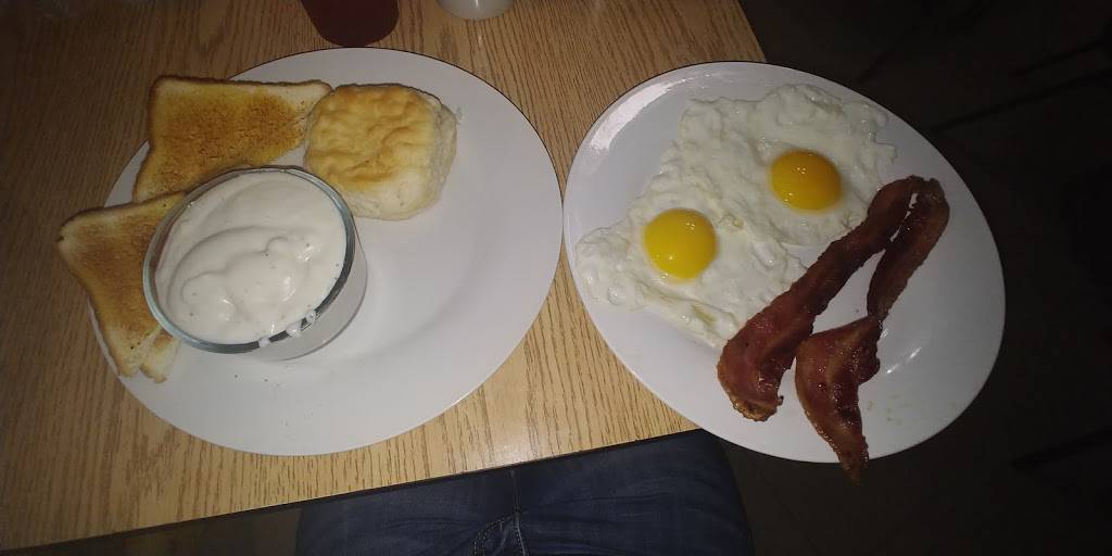 Gails Diner | restaurant | 29865 AL-35, Woodville, AL 35776, USA | 2567769059 OR +1 256-776-9059