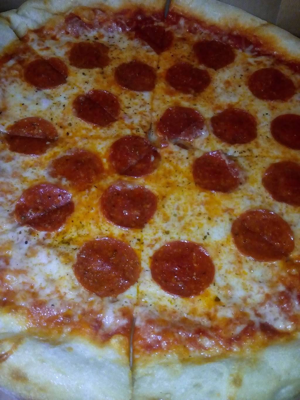 Arroyos Deli Pizza | restaurant | 236 Greenwich Street, Reading, PA 19601, USA | 6109276399 OR +1 610-927-6399