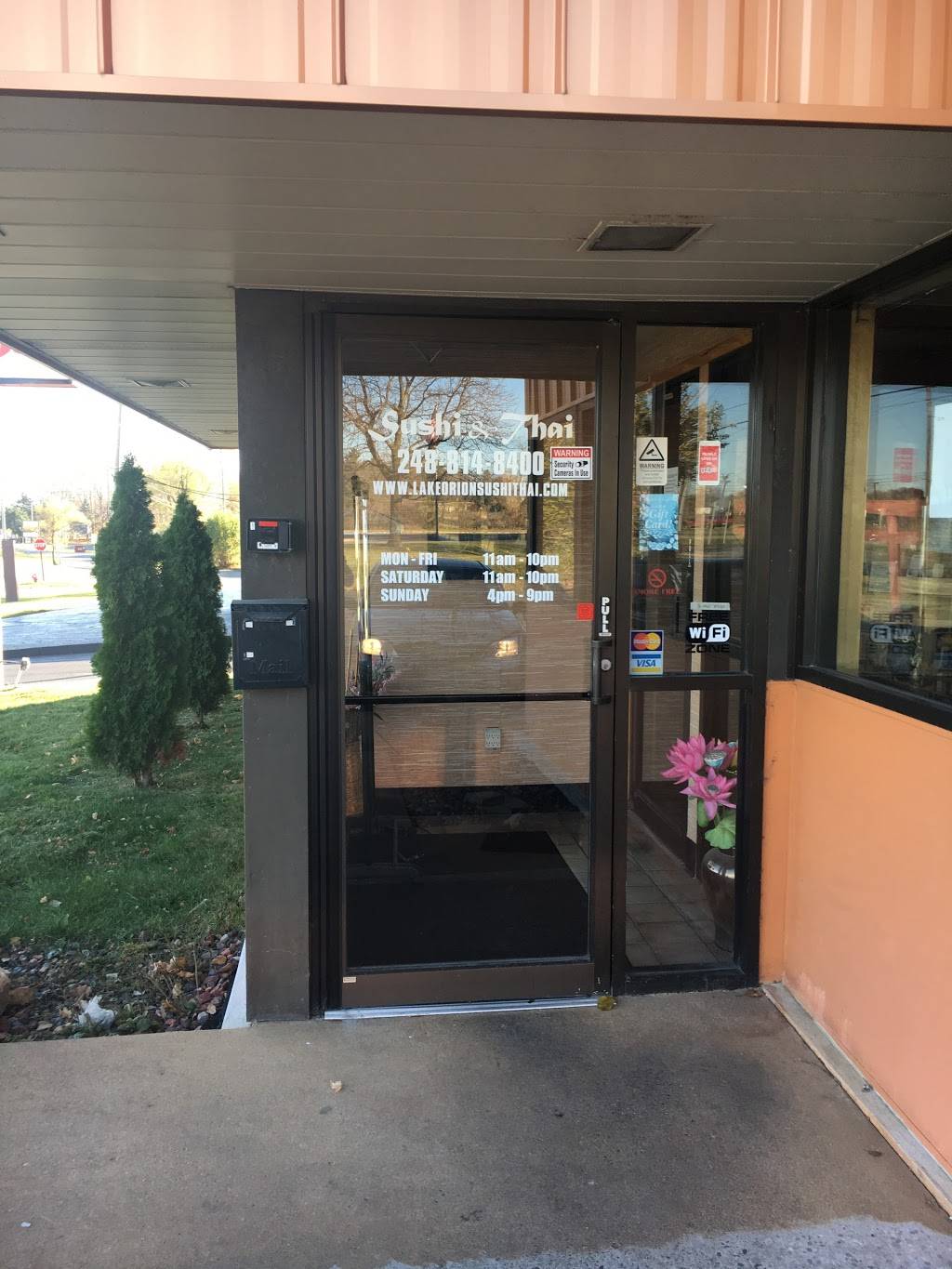 Sushi & Thai | restaurant | 575 N Lapeer Rd, Lake Orion, MI 48362, USA | 2488148400 OR +1 248-814-8400