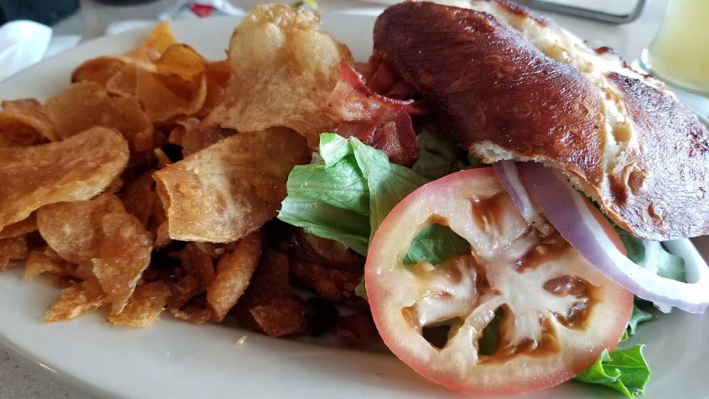 Pasta House/Schlafly Bar | restaurant | St. Louis, MO 63145, USA | 3147389363 OR +1 314-738-9363