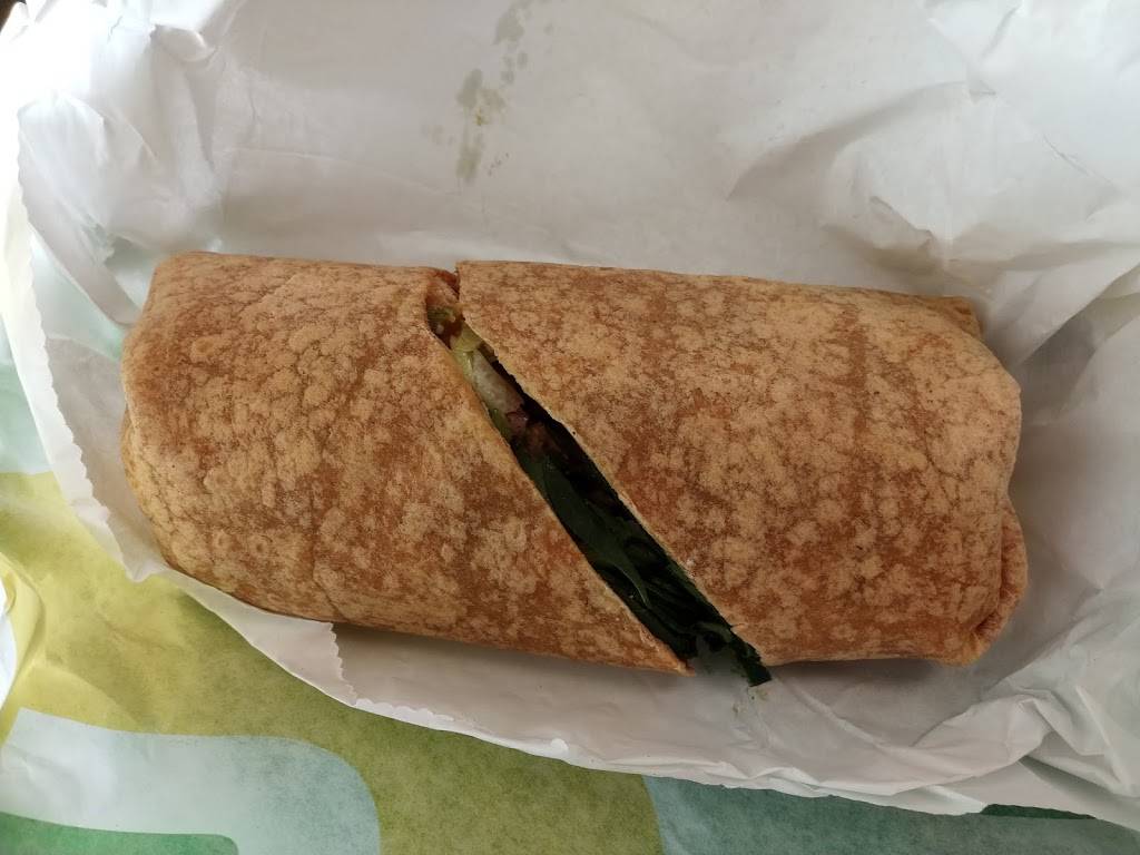 Subway Restaurants | restaurant | Farmers Branch Shopping Center, 12895 Josey Ln #104, Farmers Branch, TX 75234, USA | 9724844922 OR +1 972-484-4922