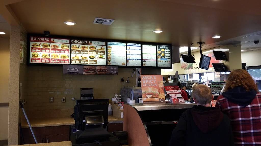 Jack in the Box | restaurant | 11102 Brimhall Rd, Bakersfield, CA 93312, USA | 6615895810 OR +1 661-589-5810