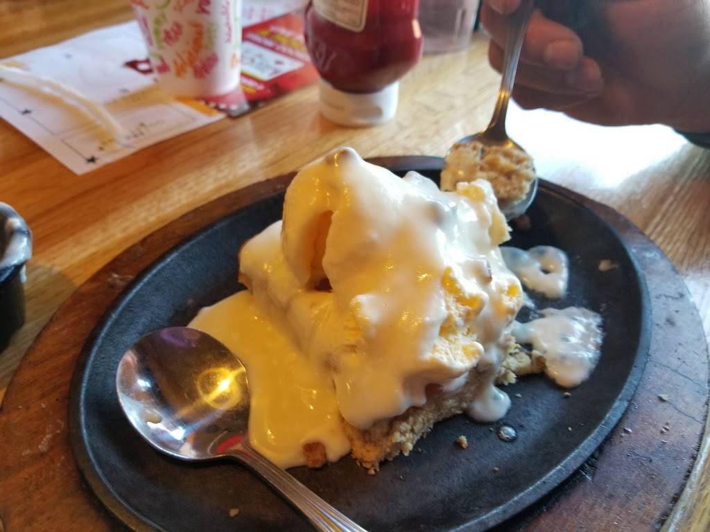 Applebees Grill + Bar | restaurant | 3200 Battleground Ave, Greensboro, NC 27408, USA | 3362827100 OR +1 336-282-7100