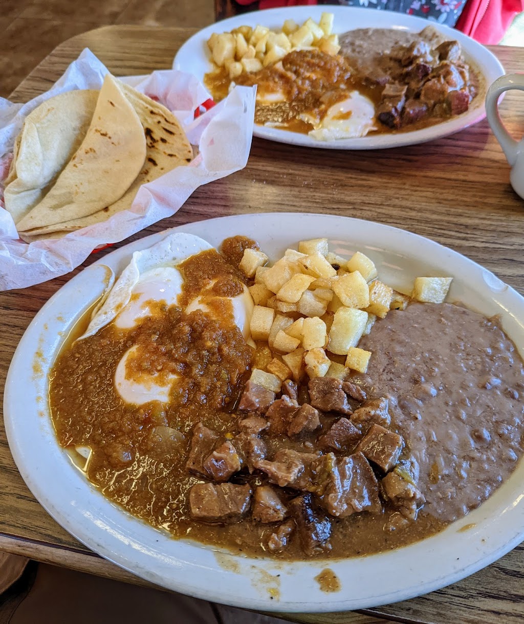 El Patio Del Rio | restaurant | 1206 E Gibbs St, Del Rio, TX 78840, USA | 8307748080 OR +1 830-774-8080