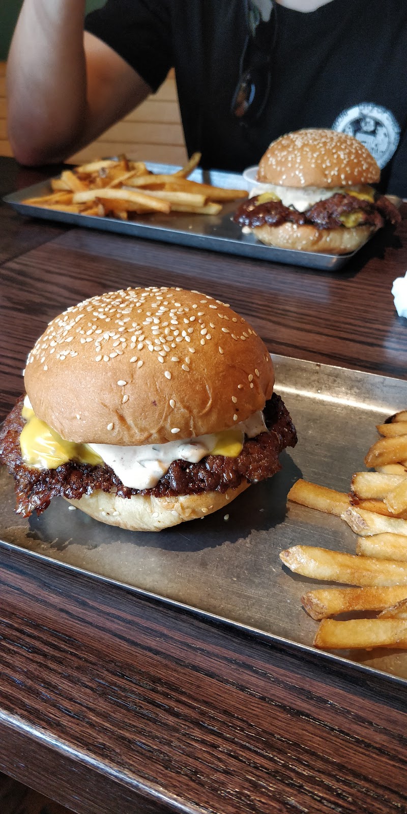 The Leavitt Street Inn & Tavern | restaurant | 2345 N Leavitt St, Chicago, IL 60647, USA | 7736619639 OR +1 773-661-9639