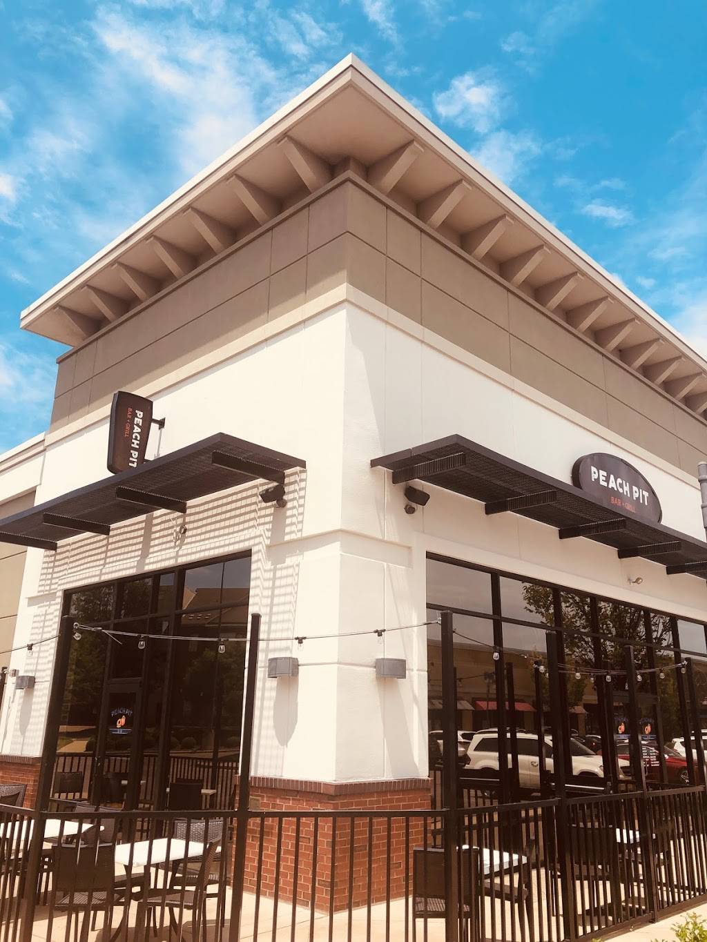 Peach Pit Bar + Grill | restaurant | 1800 McFarland Blvd E ~, Suite 500, Tuscaloosa, AL 35401, USA | 2057928790 OR +1 205-792-8790