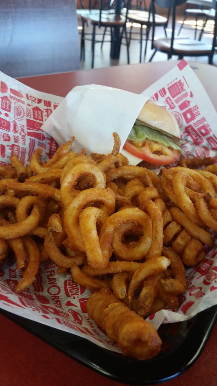 Jack in the Box | restaurant | 605 I St, Reedley, CA 93654, USA | 5596377178 OR +1 559-637-7178