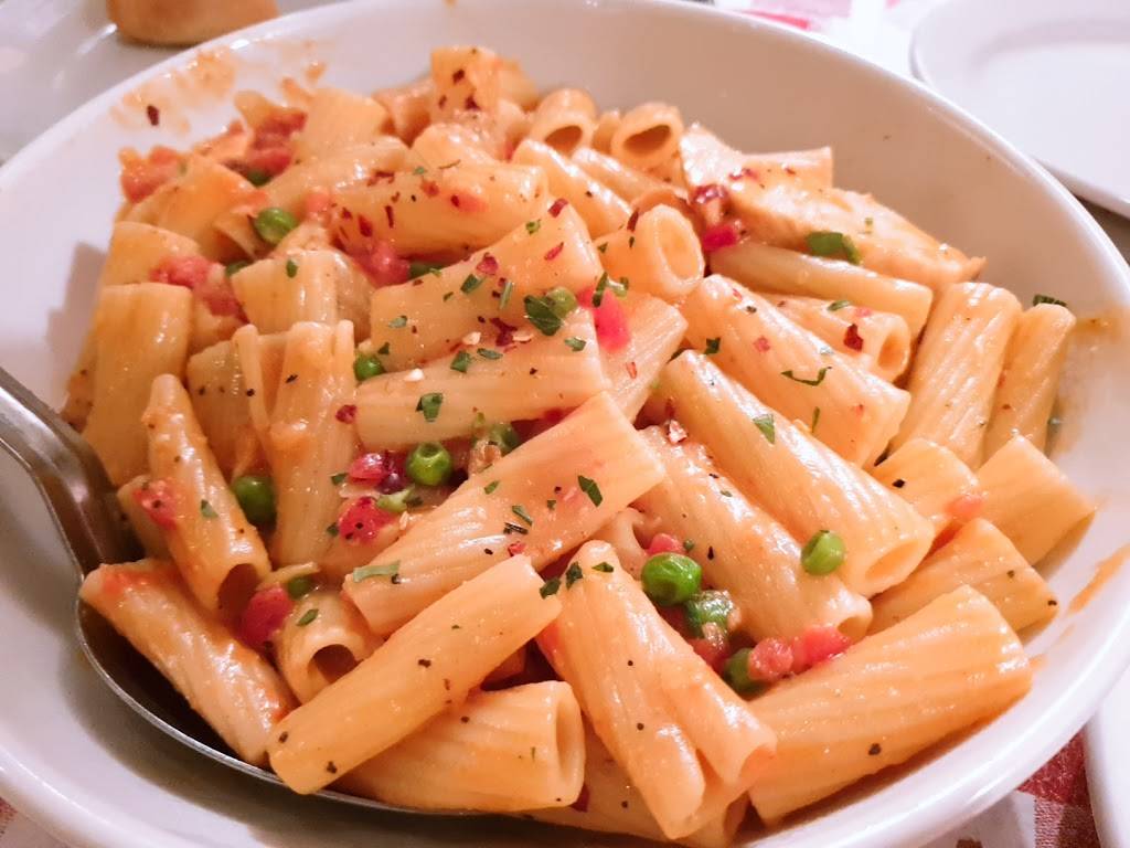 Buca di Beppo Italian Restaurant | restaurant | 925 Blossom Hill Rd, San Jose, CA 95123, USA | 4082261444 OR +1 408-226-1444