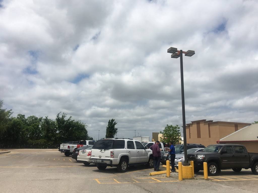 Hartz Chicken Buffet | restaurant | 21000 Aldine Westfield Rd, Humble, TX 77338, USA | 2818216996 OR +1 281-821-6996