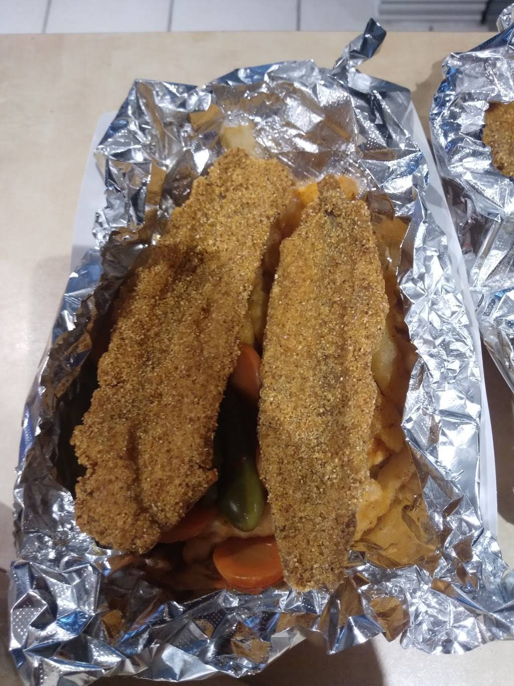 Louisiana Catfish | restaurant | 6090 Bonnie View Rd, Dallas, TX 75241, USA | 2143726321 OR +1 214-372-6321