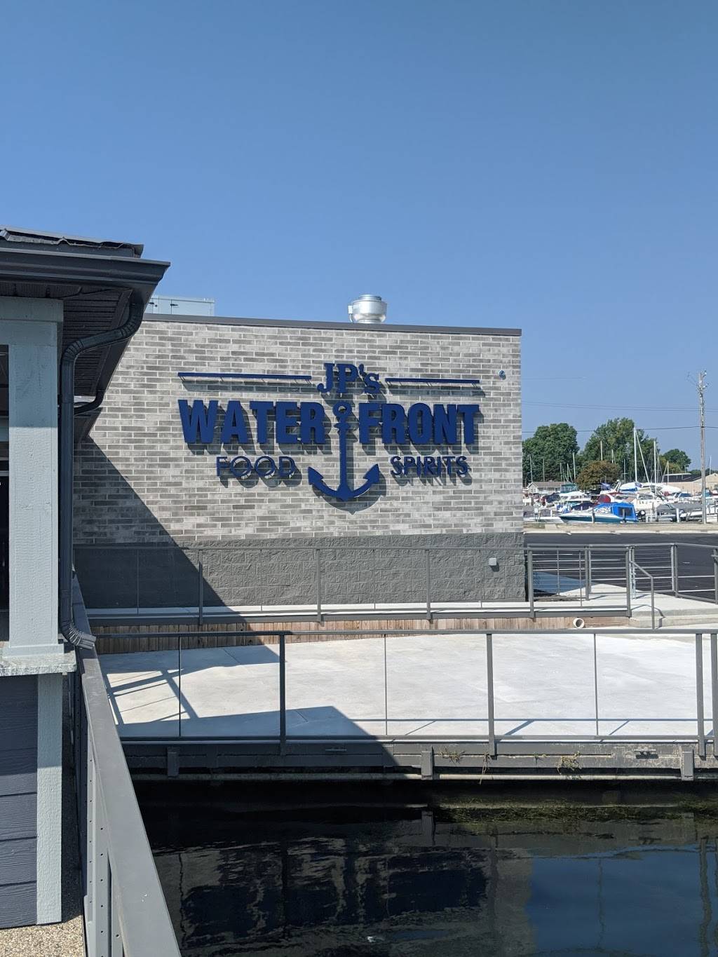 JPs Waterfront | restaurant | 13200 Middle Gibraltar Rd, Gibraltar, MI 48173, USA | 7346726299 OR +1 734-672-6299