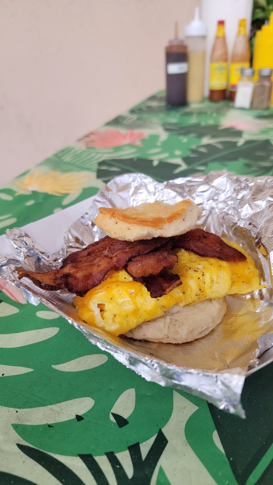 Red White & Burgers | restaurant | In Front Of The Home Depot, 9021 Southside Blvd, Jacksonville, FL 32256, USA | 9048644370 OR +1 904-864-4370