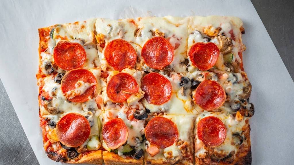 Pizza Metro | restaurant | 1707 W Division St, Chicago, IL 60622, USA | 7732781753 OR +1 773-278-1753