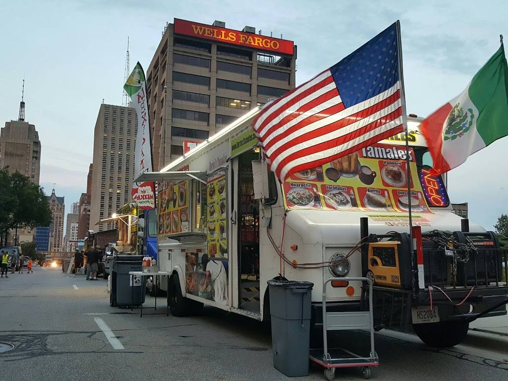 Martas Tamales En Milwaukee Wisconsin | restaurant | 1023 S Cesar E Chavez Dr, Milwaukee, WI 53204, USA | 4149755410 OR +1 414-975-5410