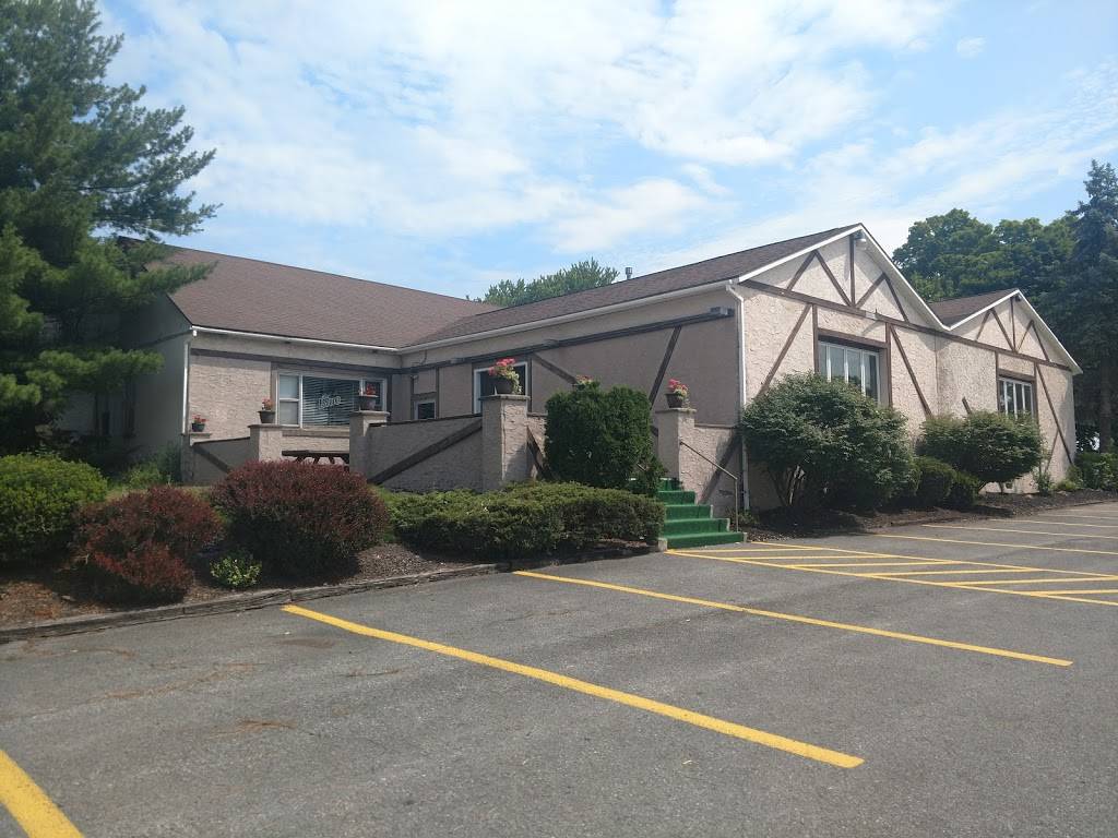 Theodores Restaurant | restaurant | 3231 Seneca Turnpike, Canastota, NY 13032, USA | 3156977929 OR +1 315-697-7929