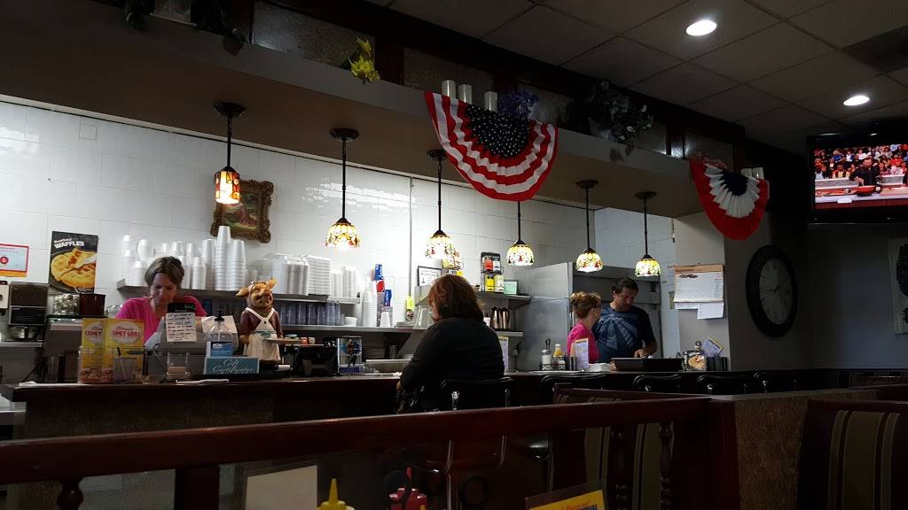 Classic Coney Grill | restaurant | 24041 Dequindre Rd, Hazel Park, MI 48030, USA | 2485842220 OR +1 248-584-2220