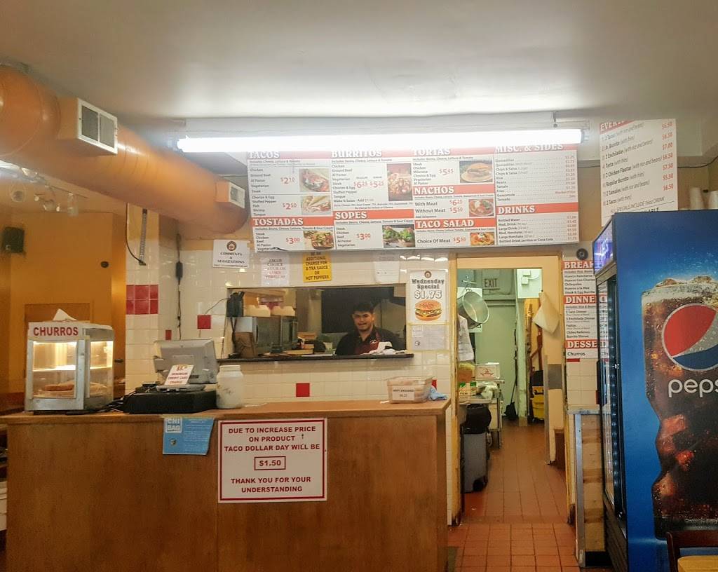 El Famous Burrito | restaurant | 7047 N Clark St, Chicago, IL 60626, USA | 7734650377 OR +1 773-465-0377