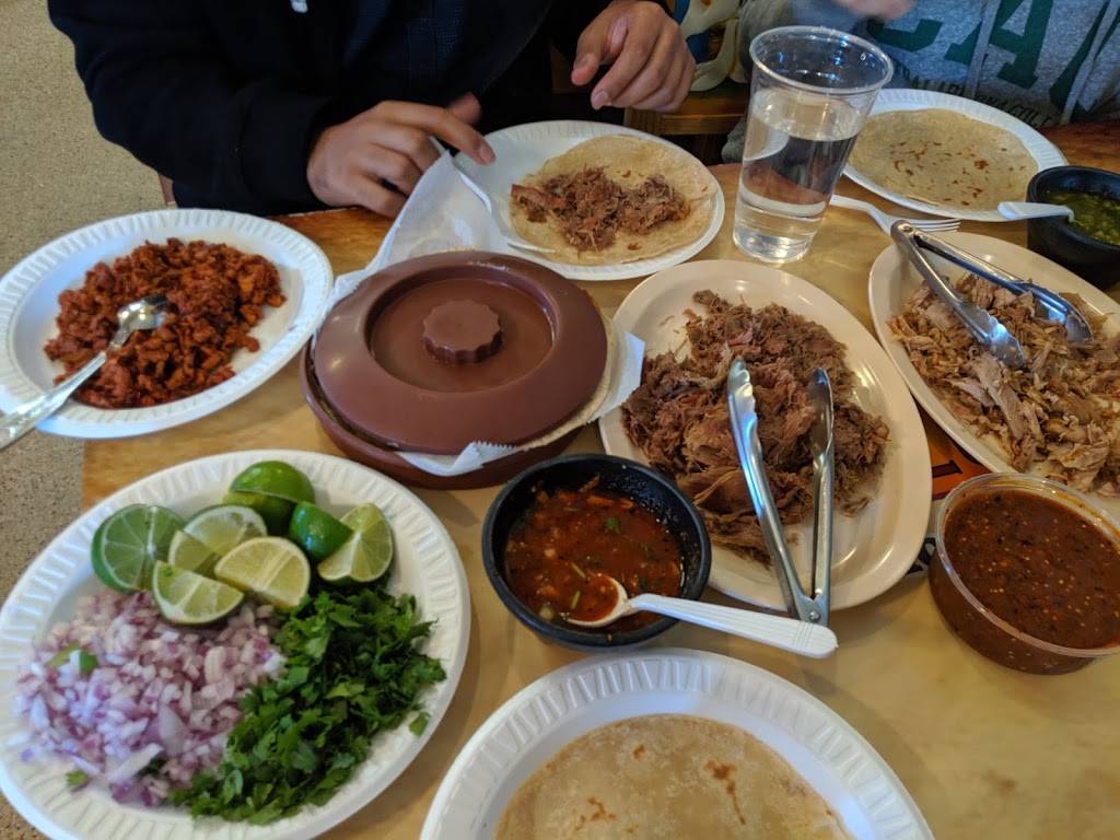 Don Lucho Restaurant | restaurant | 565 W Lincoln Ave, Milwaukee, WI 53207, USA | 4146431744 OR +1 414-643-1744