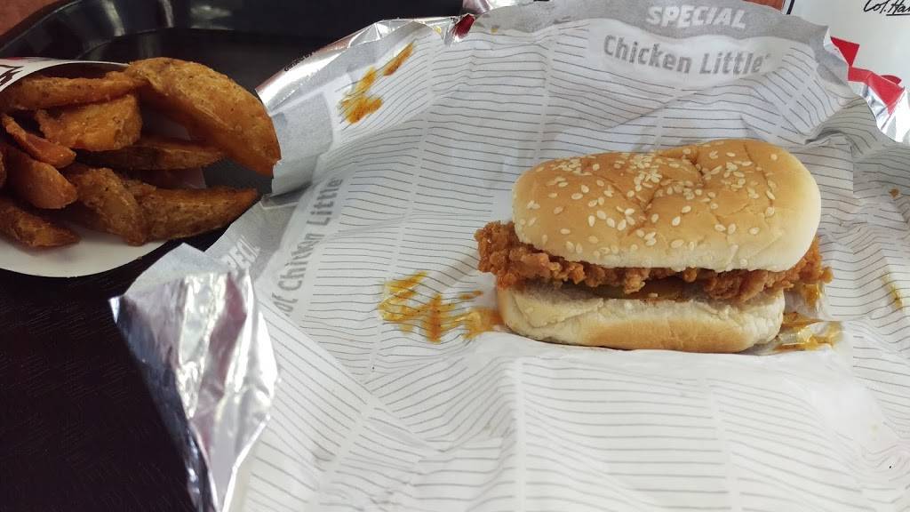 KFC | restaurant | 127 Genesee St, Oneida, NY 13421, USA | 3153660340 OR +1 315-366-0340