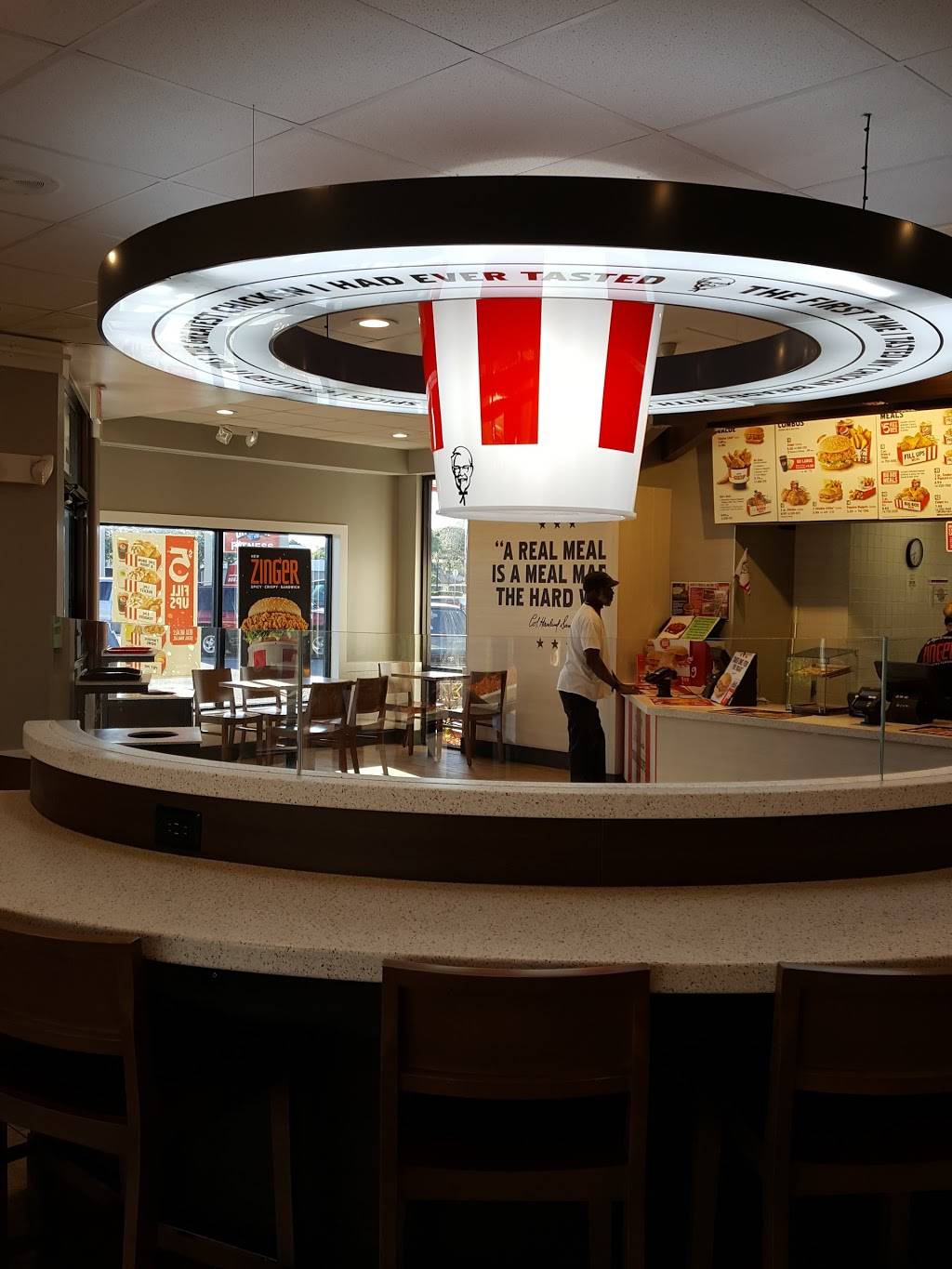 KFC | restaurant | 3780 Bee Ridge Rd, Sarasota, FL 34233, USA | 9419254535 OR +1 941-925-4535