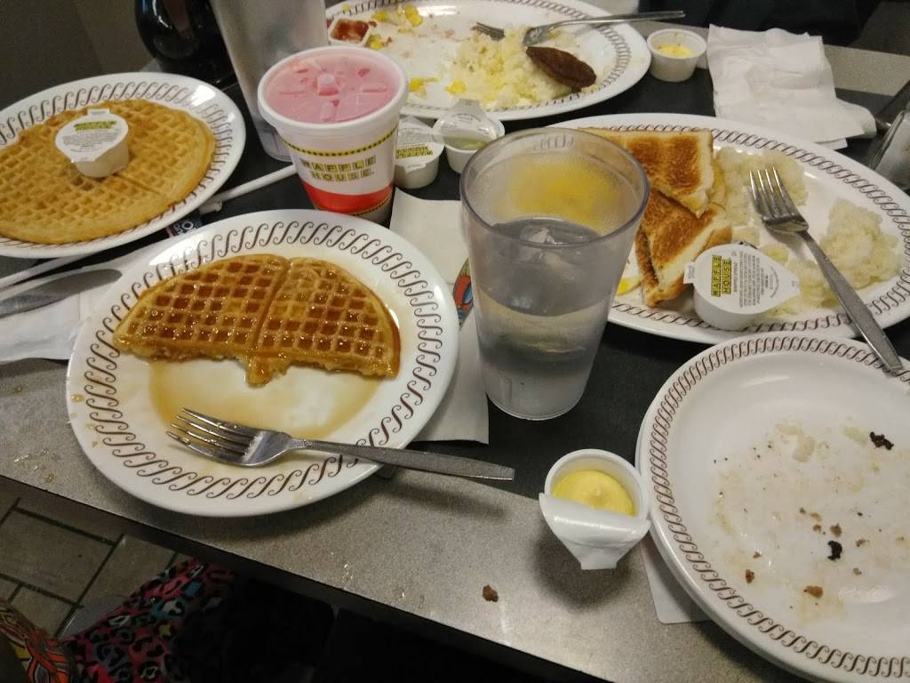 Waffle House | meal takeaway | 804 N Lakeshore Dr, Lake Charles, LA 70601, USA | 3374367676 OR +1 337-436-7676