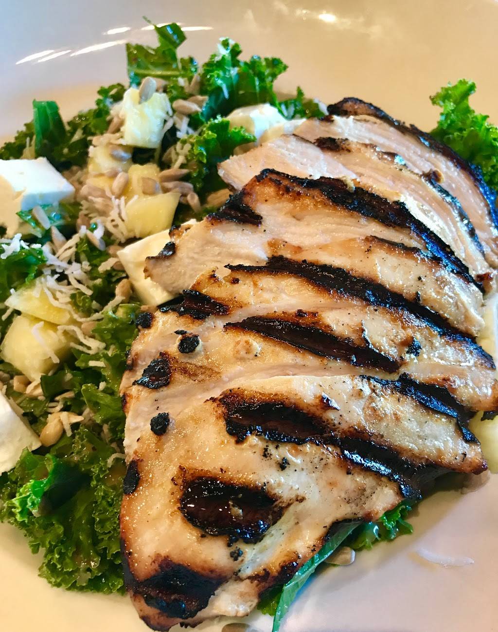 LOT 88 Restaurant & Bar | restaurant | 8988 Brooks Rd S, Windsor, CA 95492, USA | 7076200750 OR +1 707-620-0750