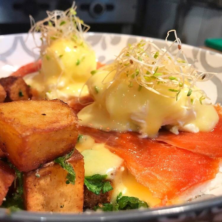 Bistro 827 | restaurant | 168 Chemin Old Chelsea, Chelsea, QC J9B 1J3, Canada | 8198279118 OR +1 819-827-9118