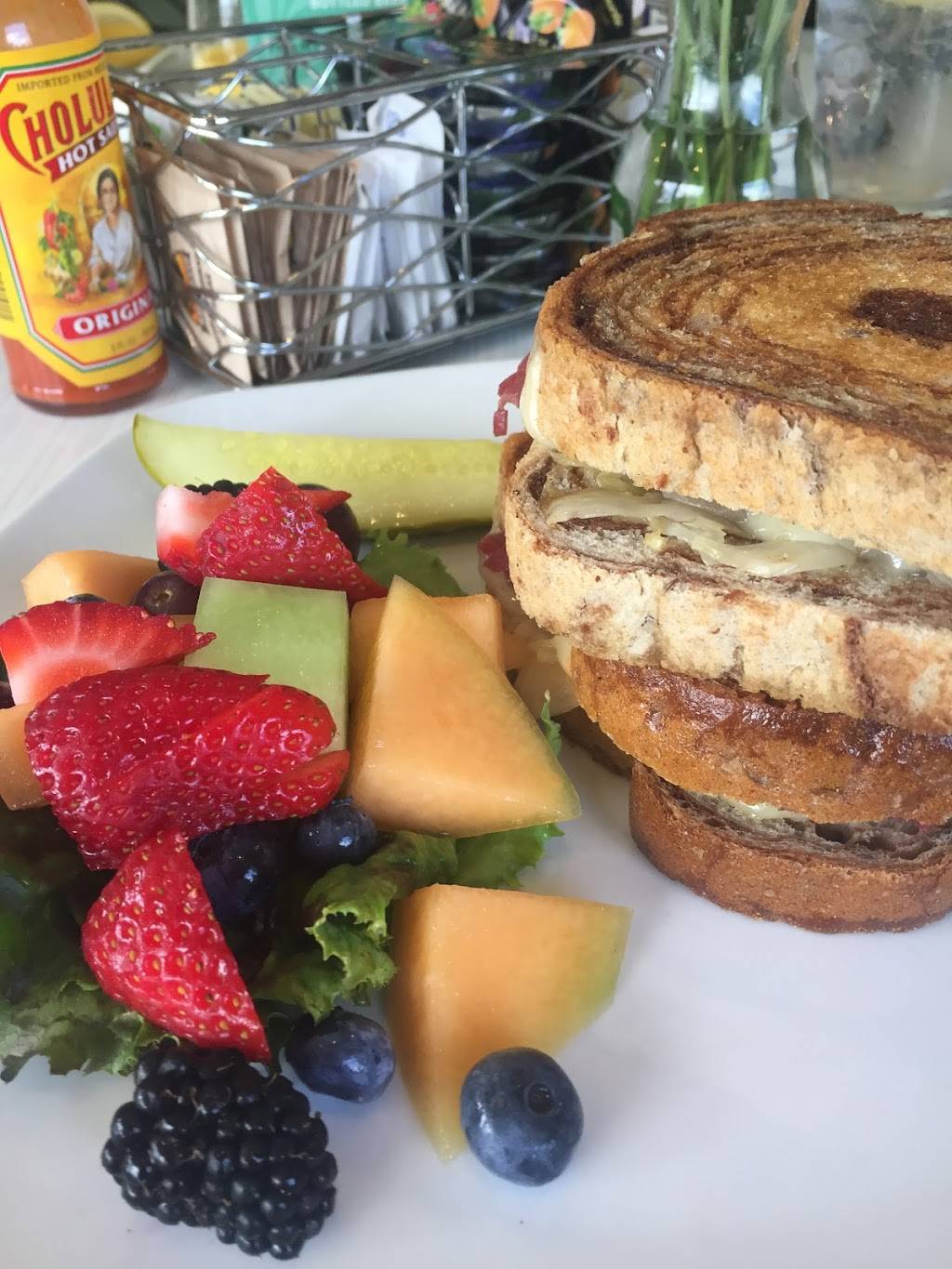 Meridian Cafe | restaurant | 3375 Pine Ridge Rd #106, Naples, FL 34109, USA | 2392805536 OR +1 239-280-5536