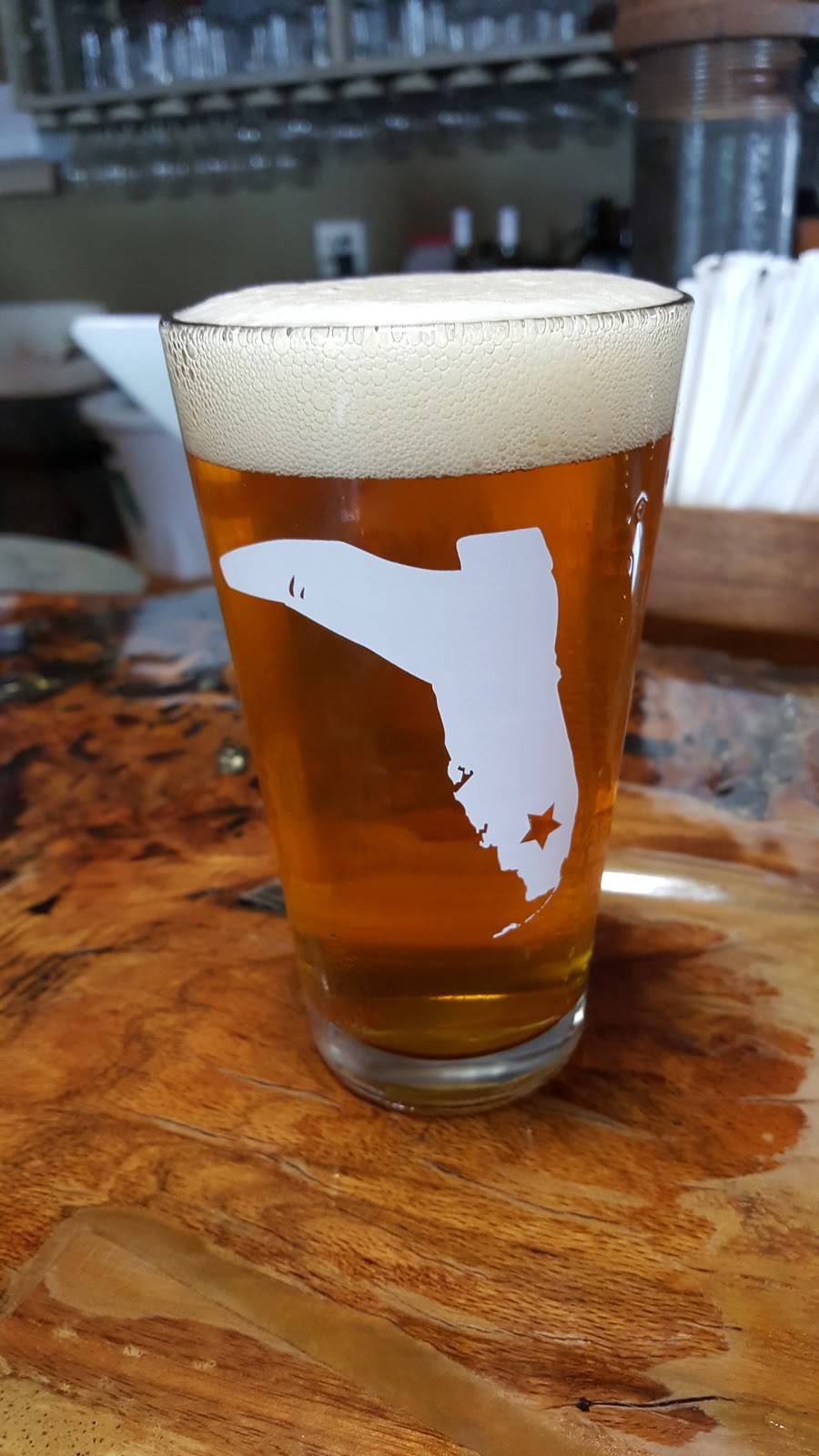 The Tap Room | restaurant | 962 E Jefferson St, Brooksville, FL 34601, USA | 3527972719 OR +1 352-797-2719