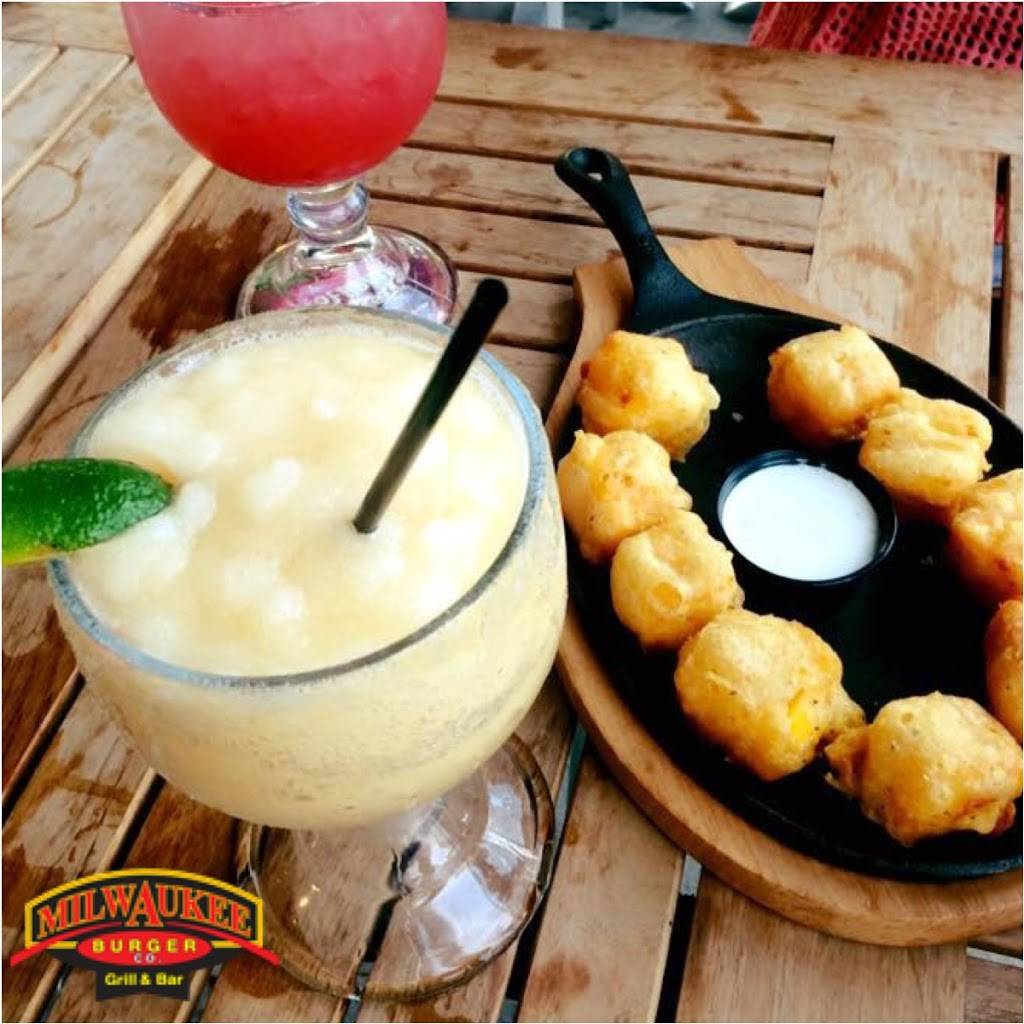 Milwaukee Burger Company | restaurant | 421 N Casaloma Dr, Appleton, WI 54913, USA | 9202023558 OR +1 920-202-3558