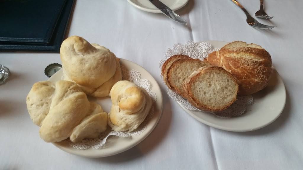 Cliffords Restaurant | restaurant | 514 Upper Harmony Rd, Evans City, PA 16033, USA | 7247899115 OR +1 724-789-9115