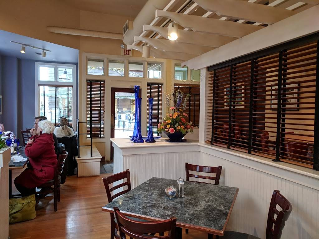 Hamiltons at First & Main | restaurant | 101 W Main St, Charlottesville, VA 22902, USA | 4342956649 OR +1 434-295-6649