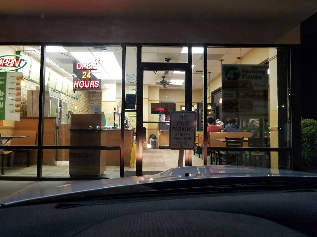 Subway | meal takeaway | 1233 164th St SW #Q, Lynnwood, WA 98087, USA | 4257453033 OR +1 425-745-3033