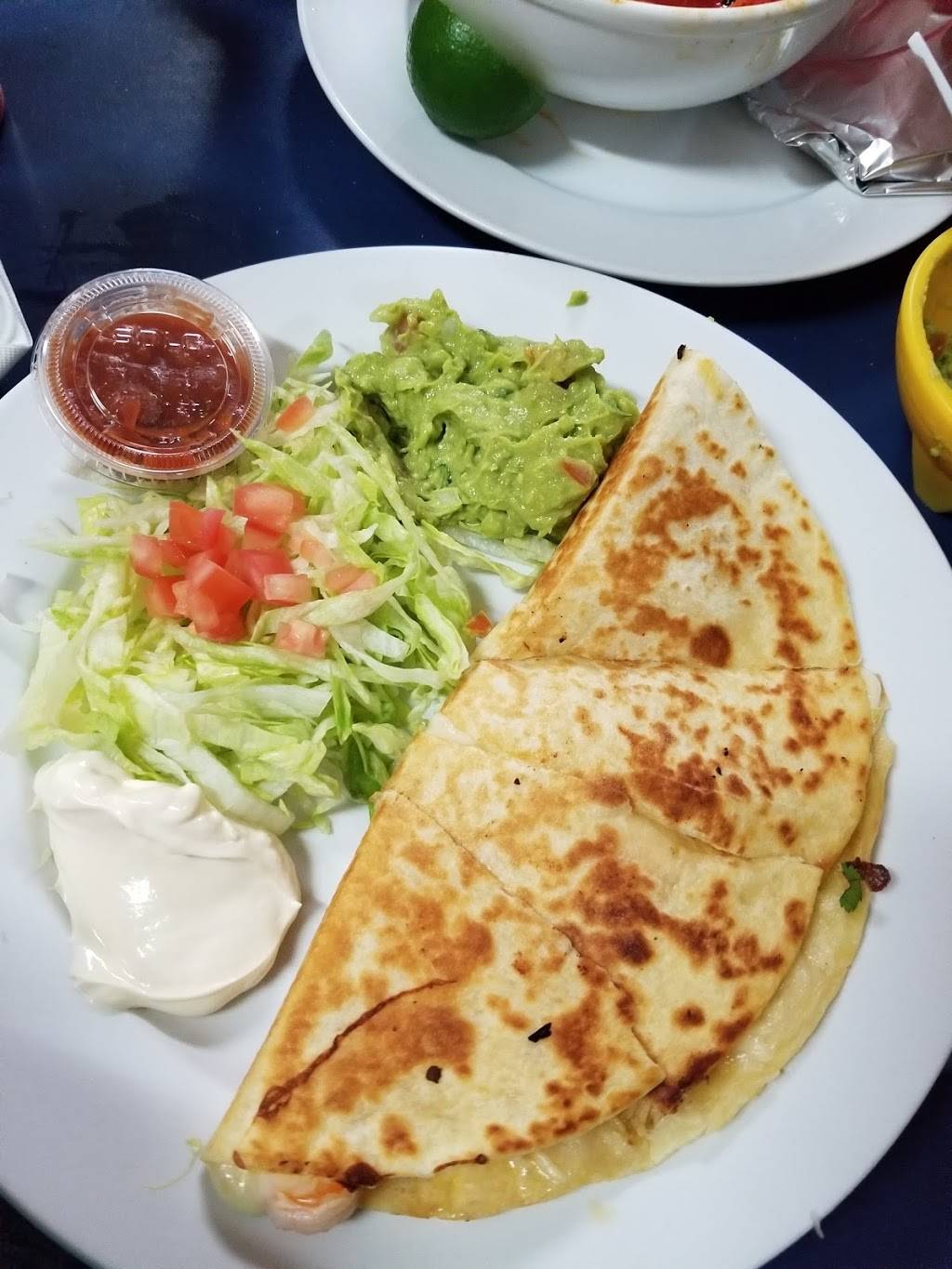 Taqueria La Sierra | restaurant | 58 Church St, Selbyville, DE 19975, USA | 3024364446 OR +1 302-436-4446