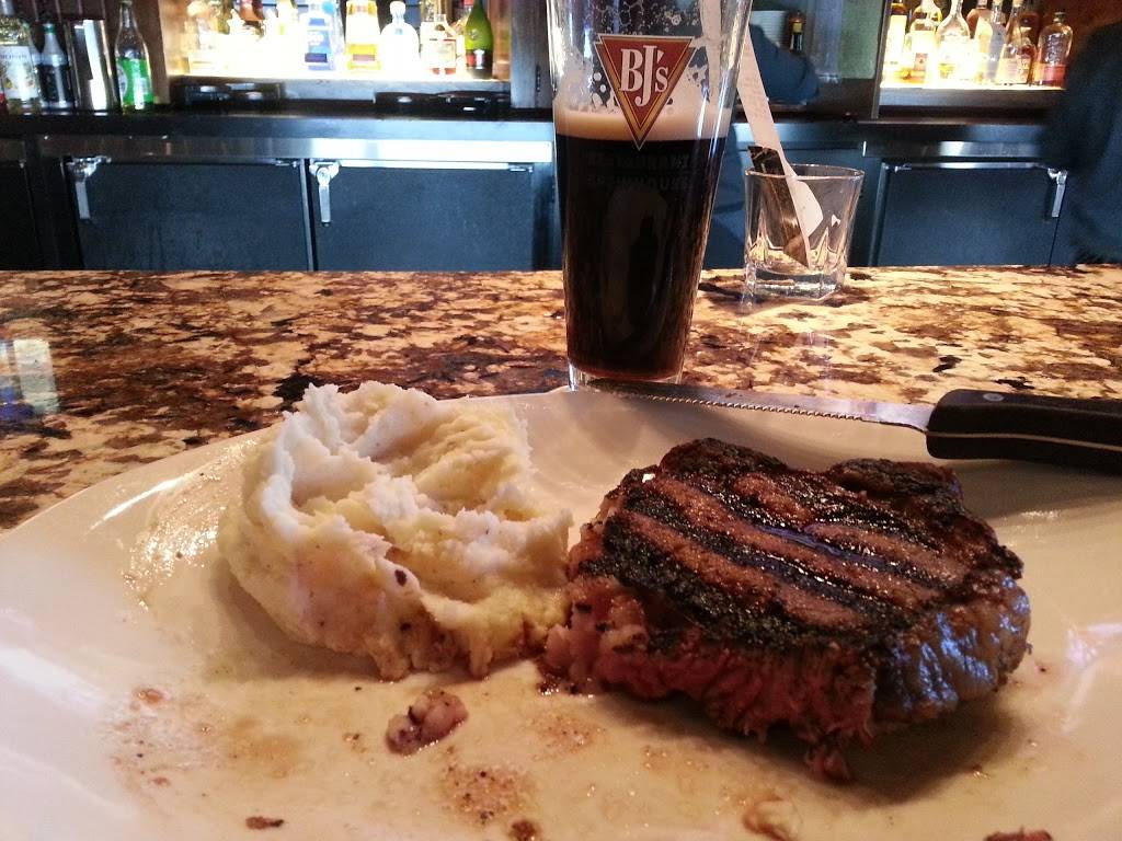 BJs Restaurant & Brewhouse | restaurant | 9520 S Eastern Ave, Las Vegas, NV 89123, USA | 7024732980 OR +1 702-473-2980