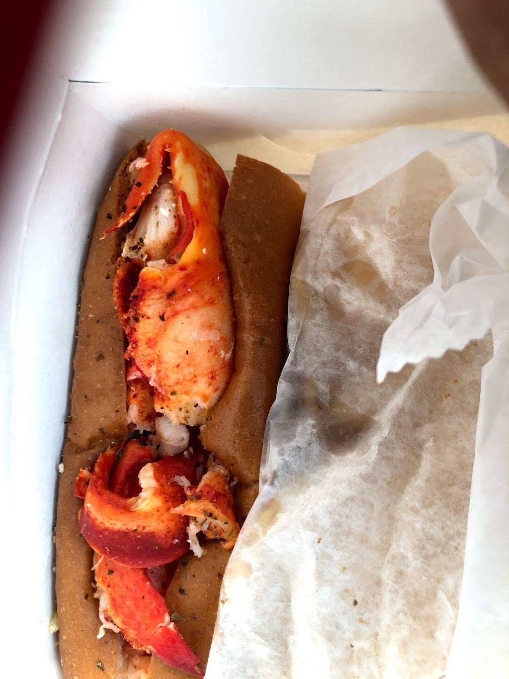LobsterCraft | meal takeaway | 1891 Post Rd, Fairfield, CT 06824, USA | 2032925350 OR +1 203-292-5350