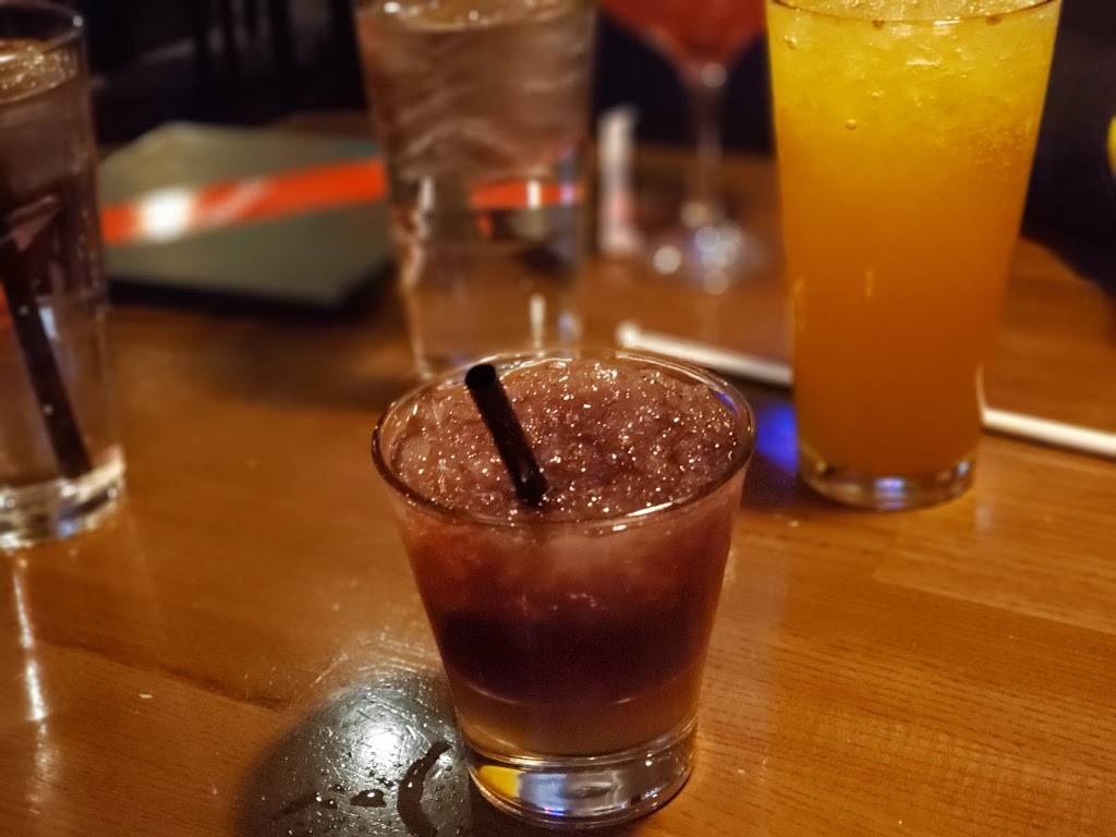 TGI Fridays | restaurant | 591 W Big Beaver Rd, Troy, MI 48084, USA | 2485249489 OR +1 248-524-9489