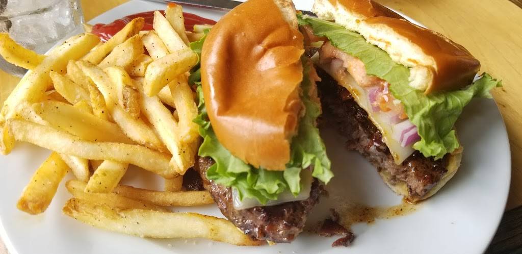 Universal Joint | restaurant | 532 Lookout St, Chattanooga, TN 37403, USA | 4234683725 OR +1 423-468-3725