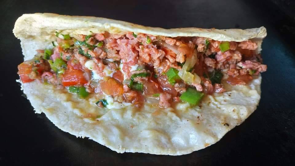 Tacos La Esquina Pescado Y Camarón | restaurant | Av Caoba 47c, El Refugio, Redondo, B.C., Mexico | 016641826306 OR +52 664 182 6306