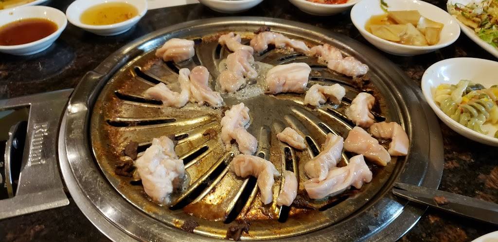 Woori Village | restaurant | 8526 W Golf Rd, Niles, IL 60714, USA | 8479668990 OR +1 847-966-8990