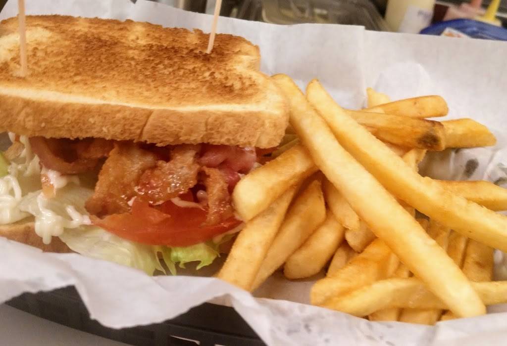 Rooster Saloon | restaurant | 10538 Dwight St, Chippewa Lake, MI 49320, USA | 2318671055 OR +1 231-867-1055