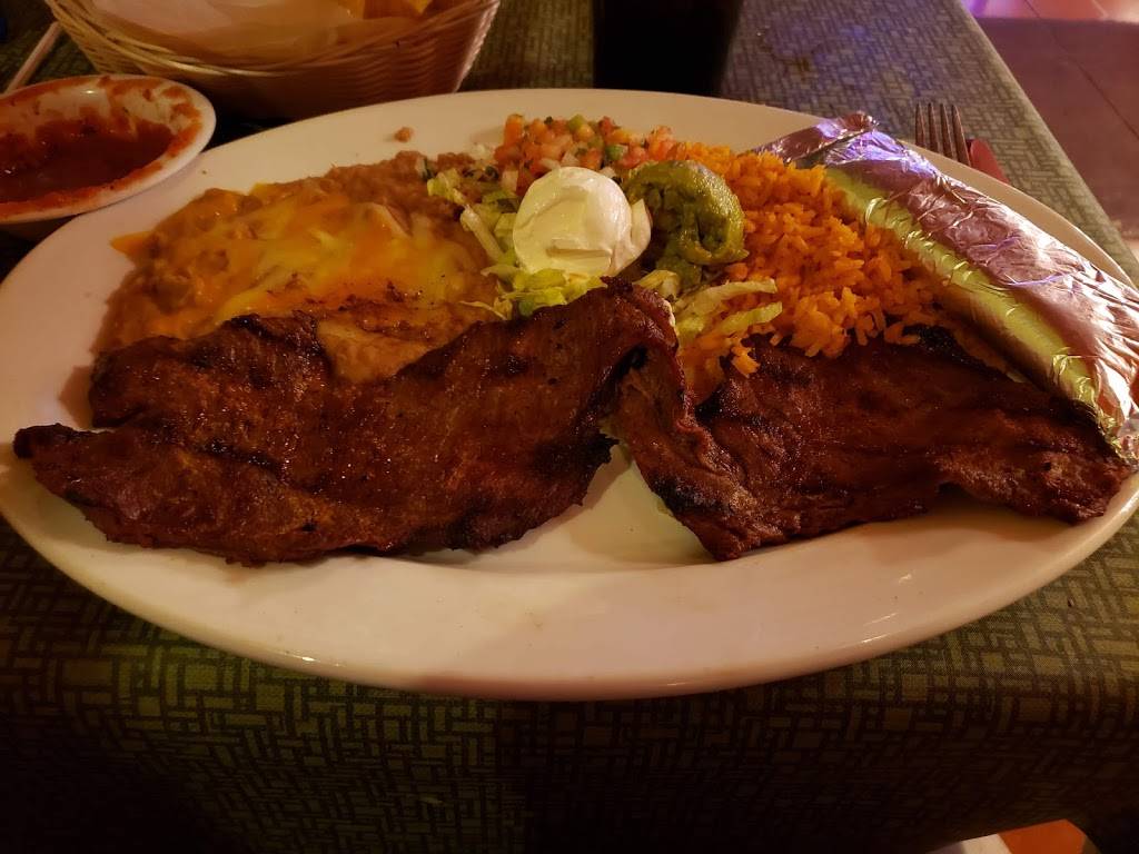 Mariachis | restaurant | 400 S Illinois St, Belleville, IL 62220, USA | 6182369492 OR +1 618-236-9492