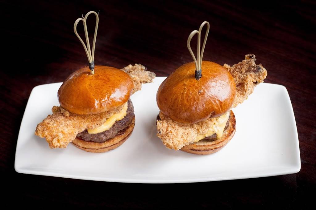 Rugby Grille | restaurant | 100 Townsend St, Birmingham, MI 48009, USA | 2486425999 OR +1 248-642-5999