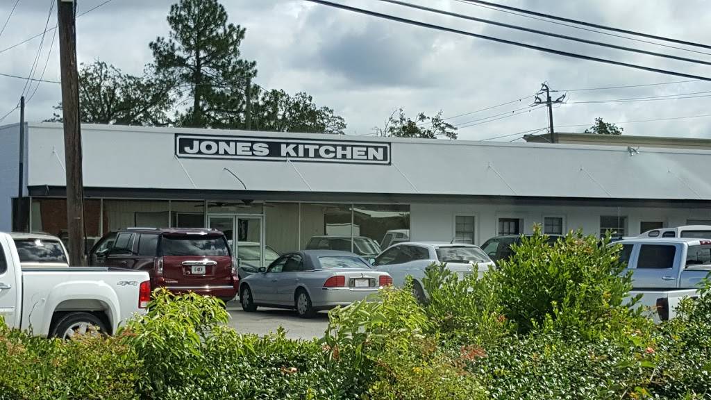 Jones Kitchen | restaurant | 526 W Cherry St, Jesup, GA 31545, USA | 9124274100 OR +1 912-427-4100