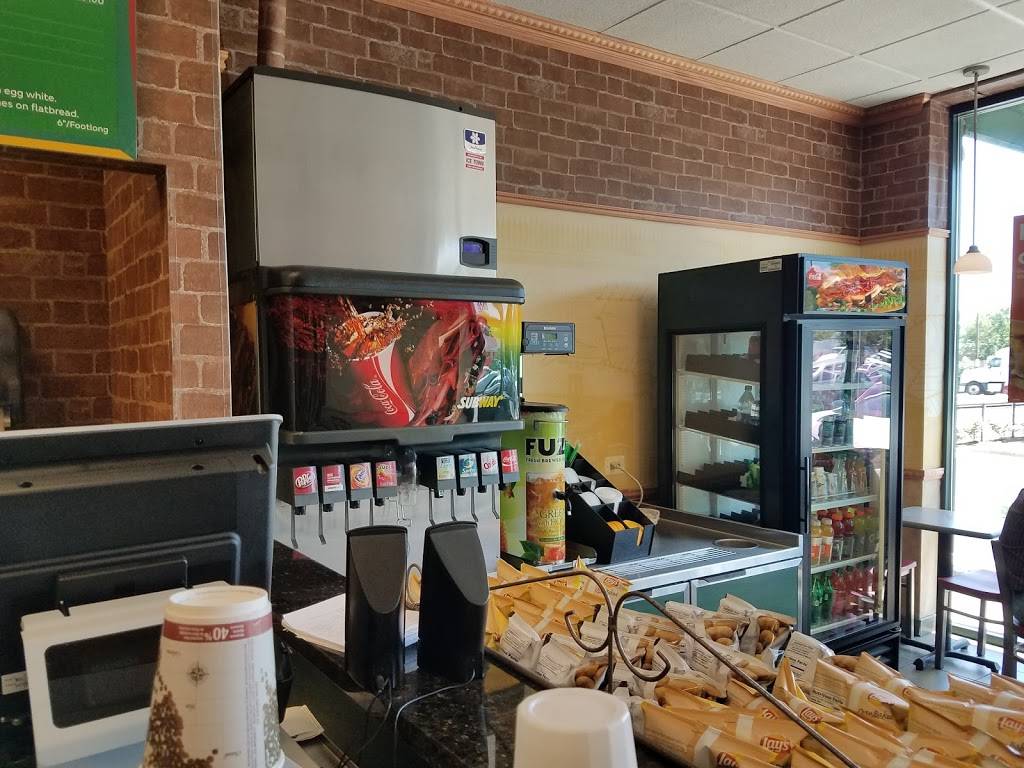 Subway Restaurants | restaurant | 10350 W Roosevelt Rd, Westchester, IL 60154, USA | 7088650800 OR +1 708-865-0800